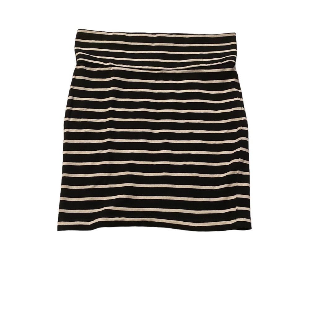 Forever 21 Black and White Striped Mini Skirt Size Medium - Picture 2 of 4